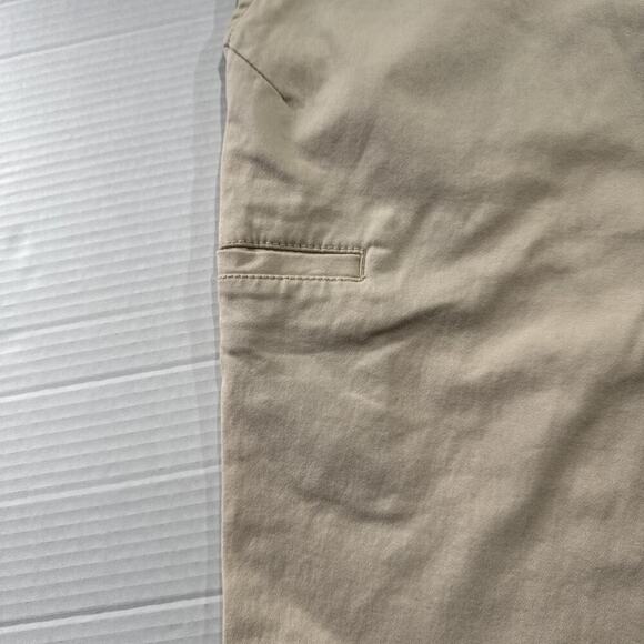 ECKO UNLIMITED MENS SHORTS SIZE 40 Cream Color, 5 Pockets - Picture 8 of 12